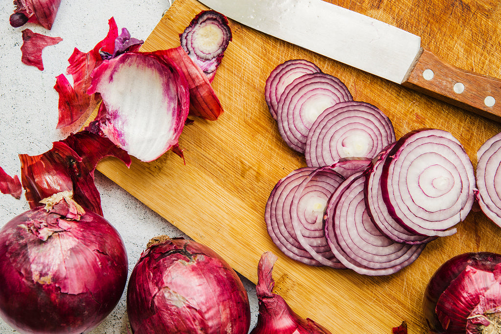 HOW TO CUT AN ONION THE RIGHT WAY